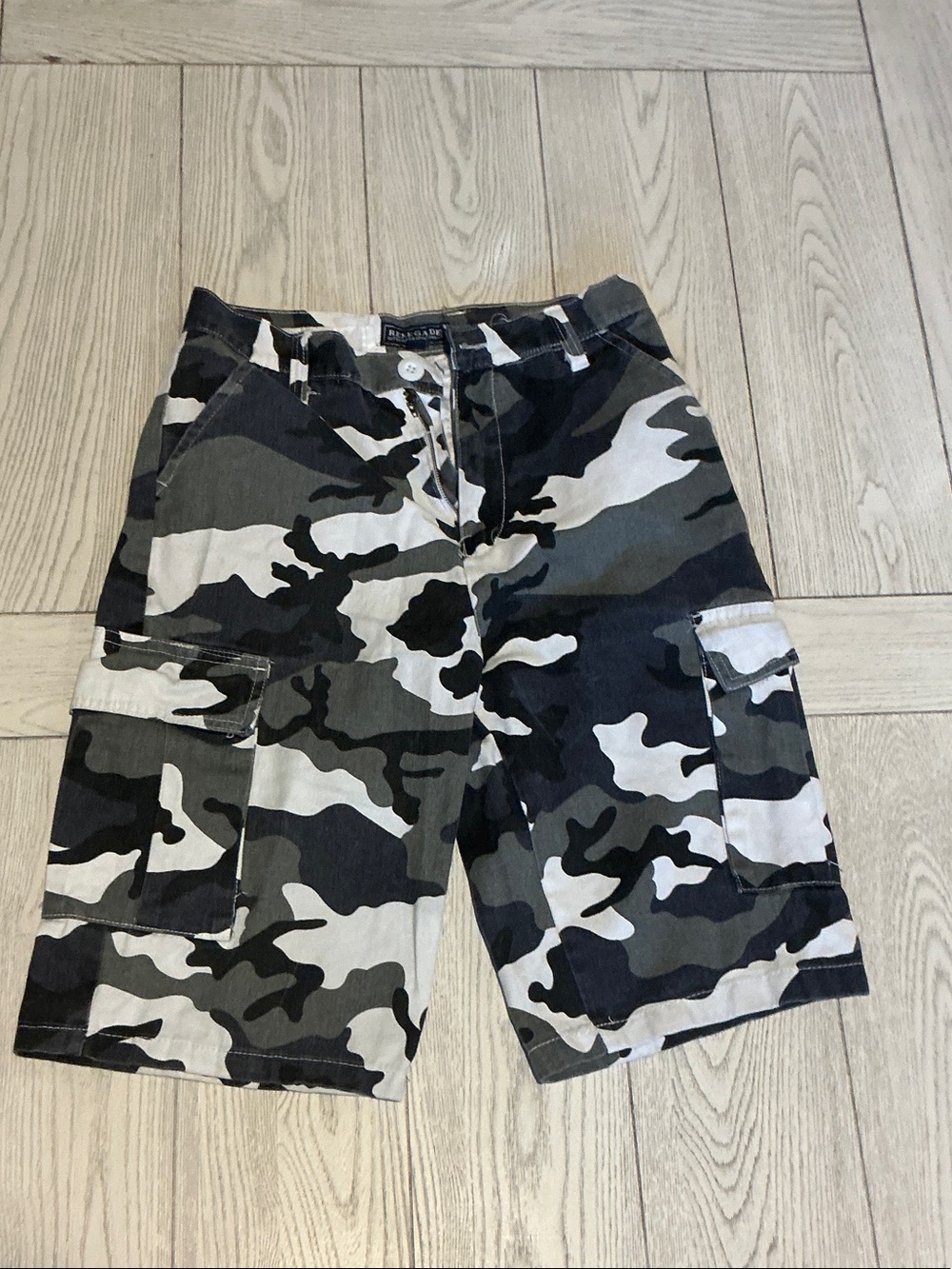 Men's Black & Gray Camo Cargo Shorts - Classic Utility Style